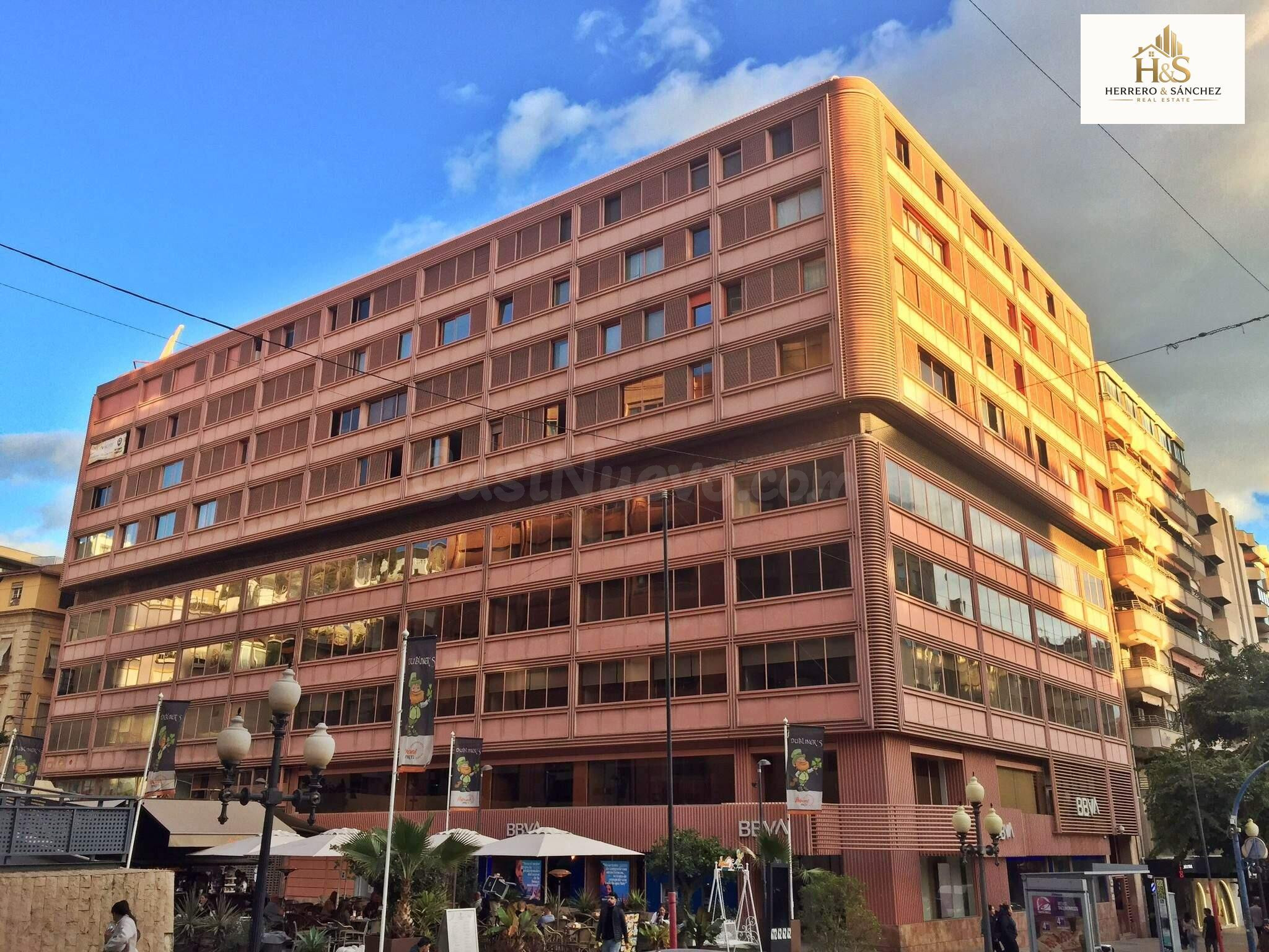 PISO CONVERSIBLE EN VIVIENDA EN EDIFICIO EMBLEMÁTICO – LA RAMBLA DE MÉNDEZ NÚÑEZ – ALICANTE