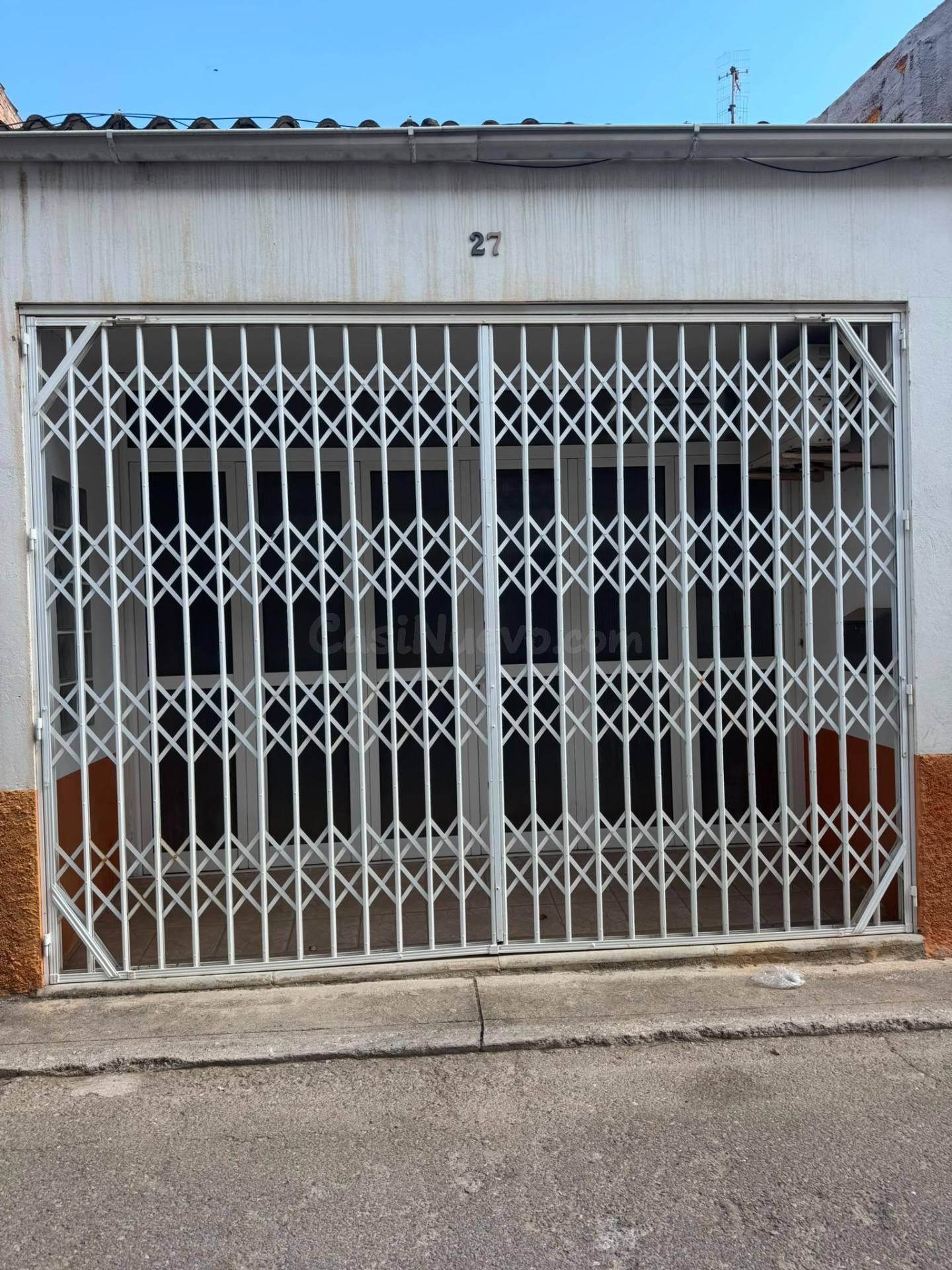 Amplio Local Comercial en Santa Barbara, Cataluña por solo €53,500