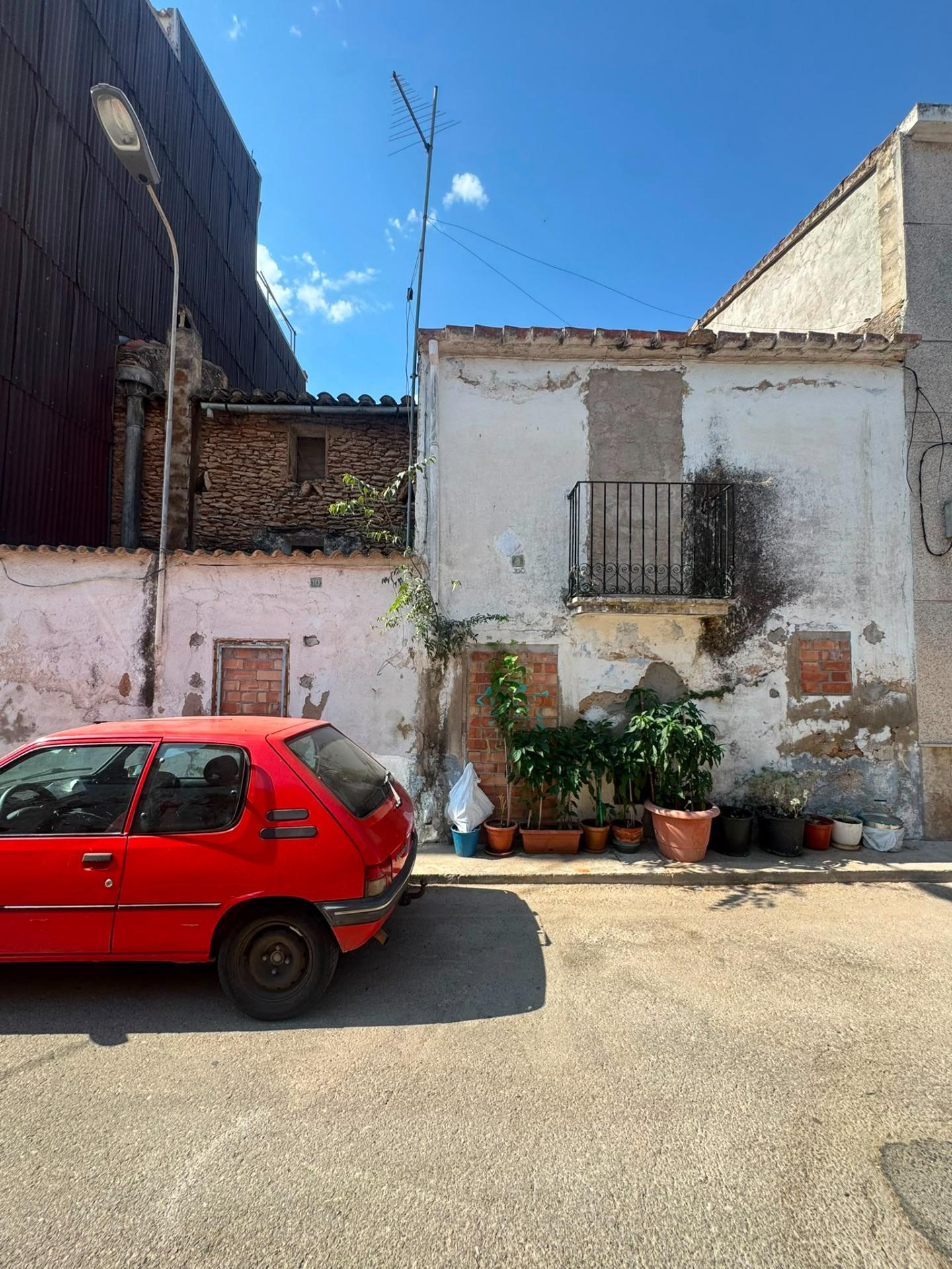 Oportunidad de Inversión en Santa Barbara, Cataluña - Casa para Reformar