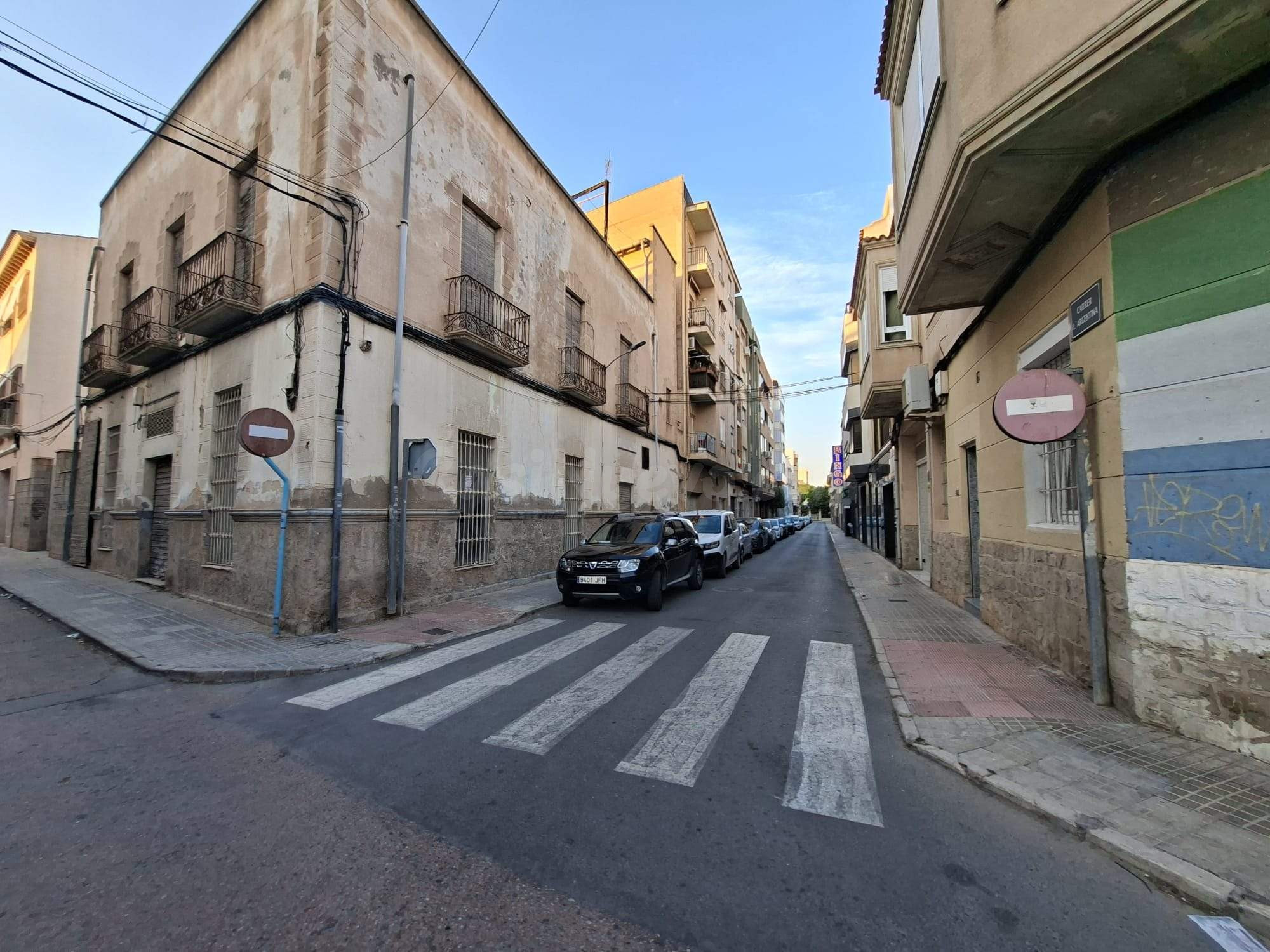 Edificio esquinero en venta en el centro de Novelda