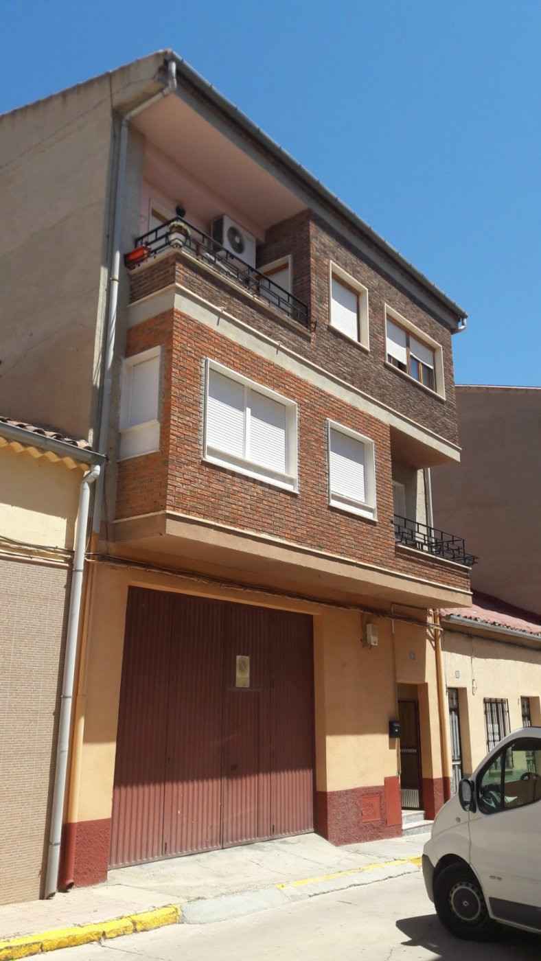 Amplio y Moderno Piso Reformado en Almansa - Zona San Roque