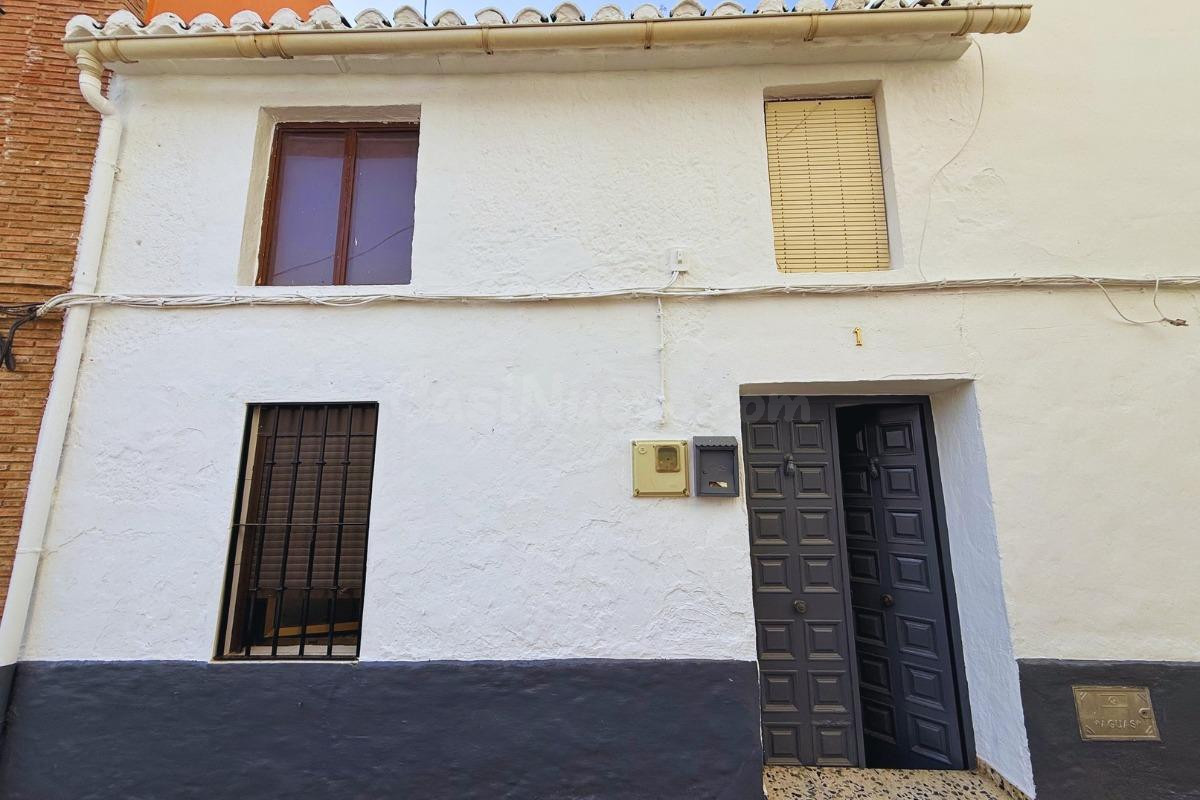 # Proyecto de Reforma de Casa Tradicional Andaluza con Vistas al Campo – Játar, Granada