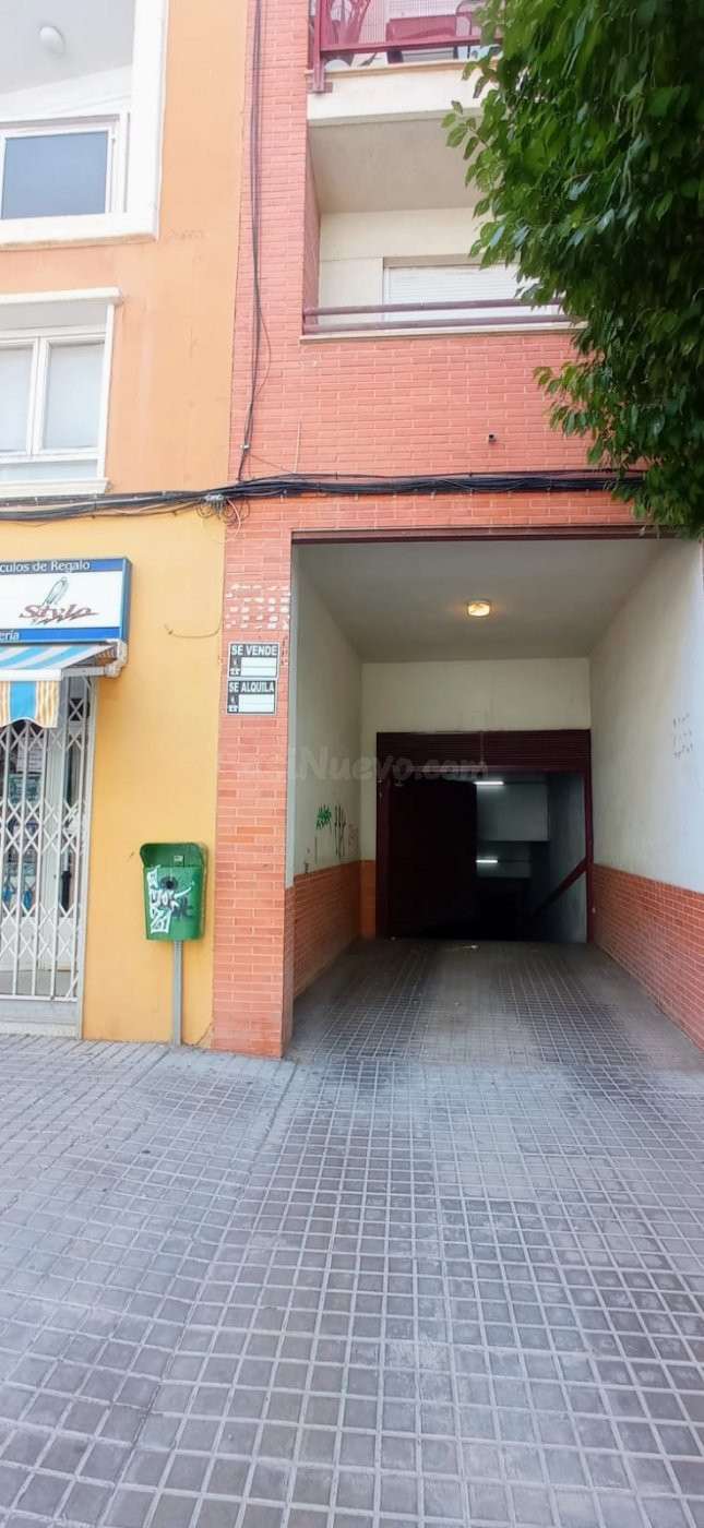 PLAZA DE GARAJE CON TRASTERO