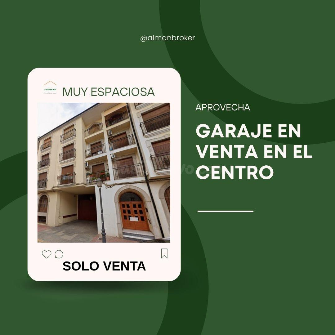 Amplio Garaje en el centro de  Almansa.
