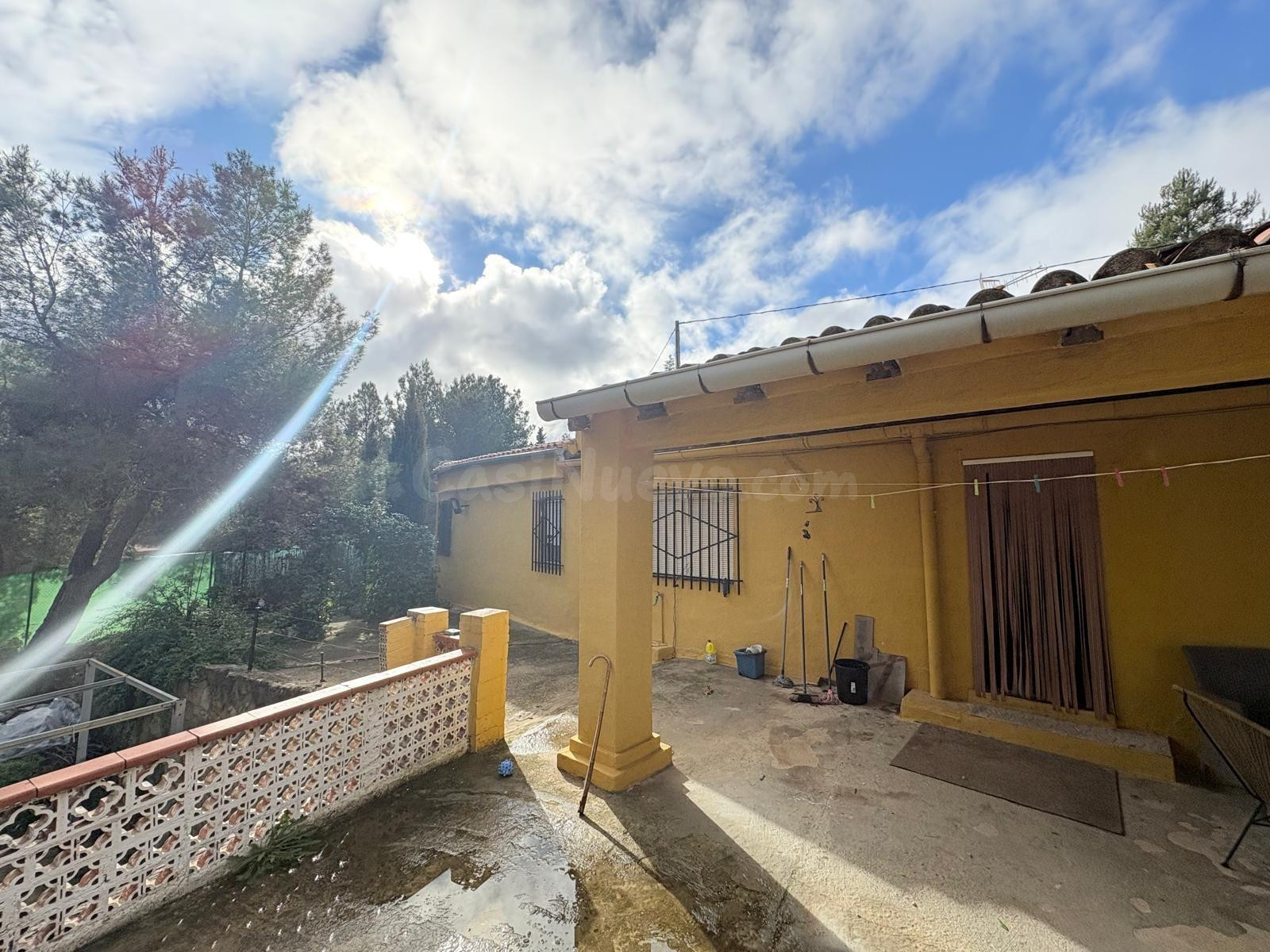 CHALET EN LOS ESPETONES MUY CERCA DE LA POBLACIÓN. TODO ASFALTADO