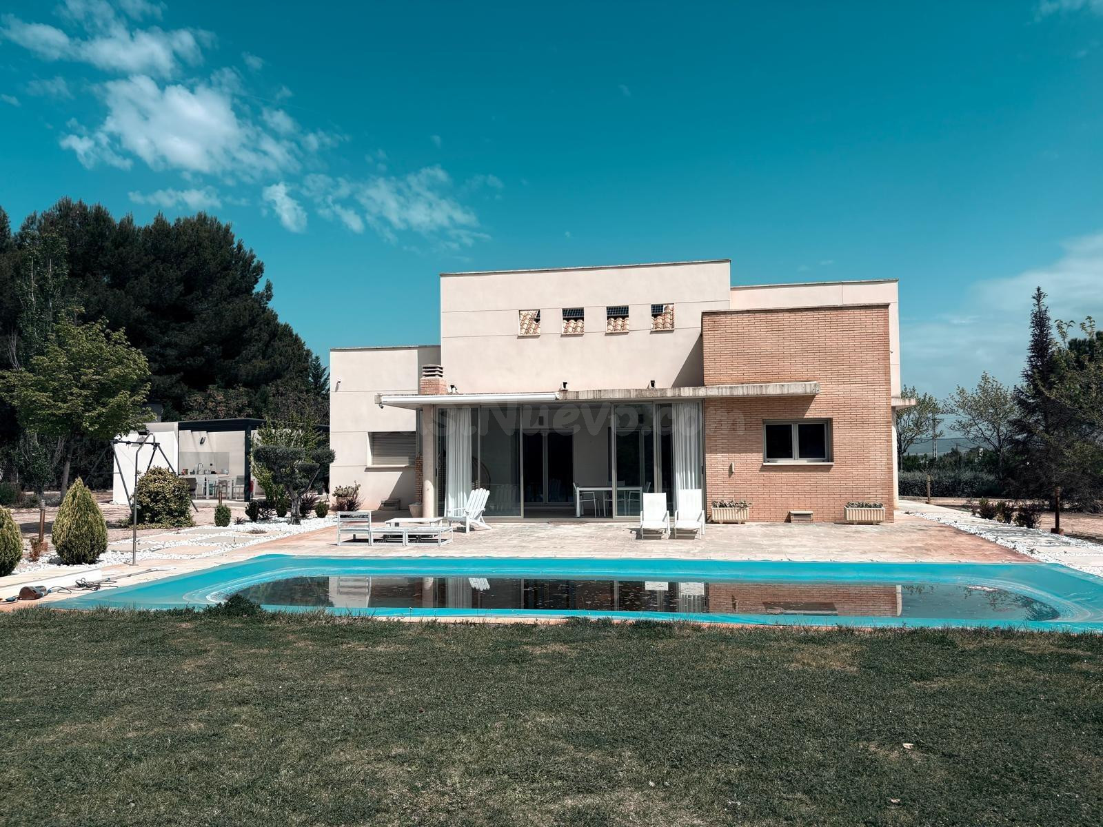 CHALET DE LUJO EN MOLINO ALTO