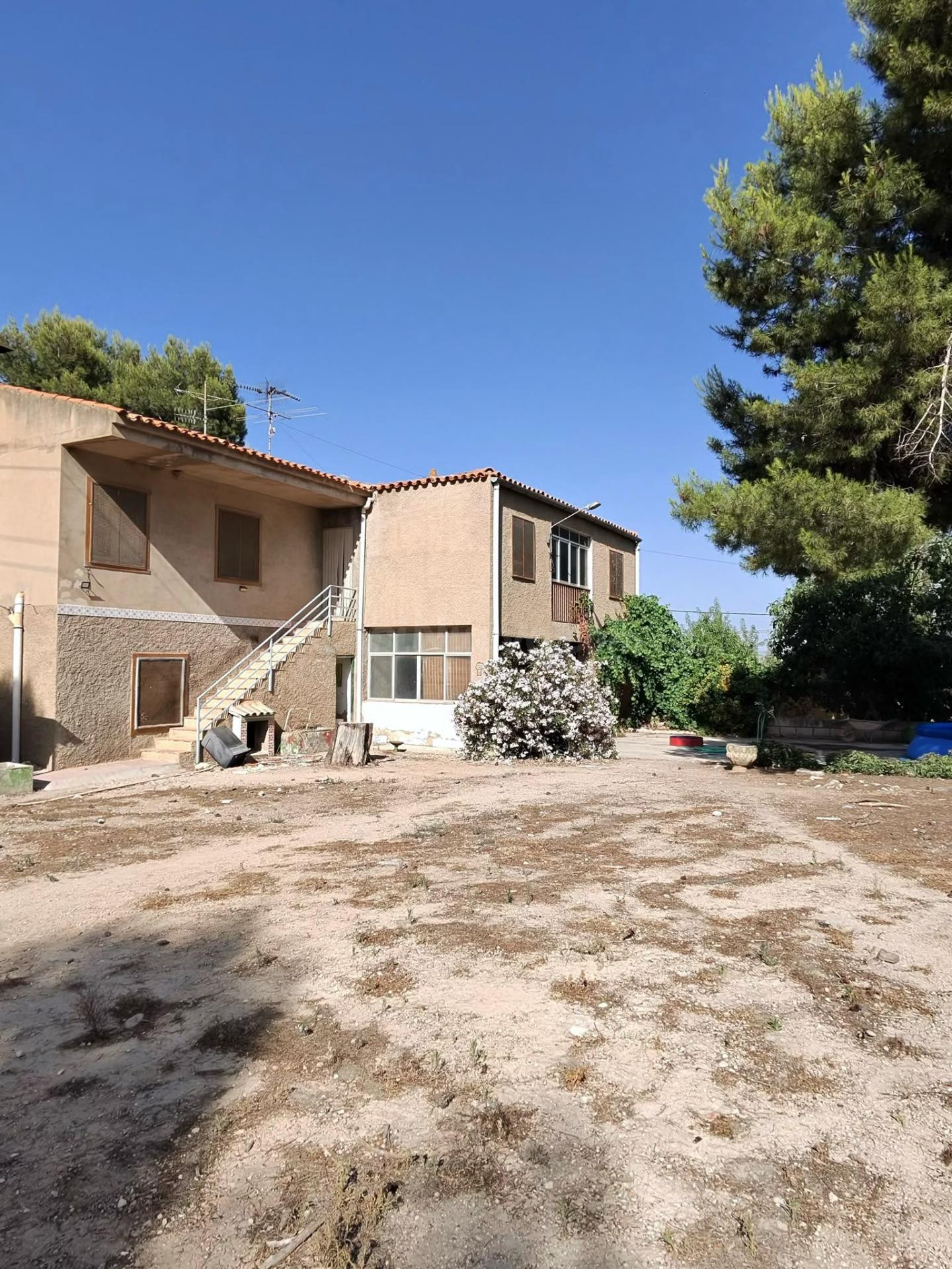 CHALET EN ZONA DE FUENTECICAS POR 185.000 EUROS