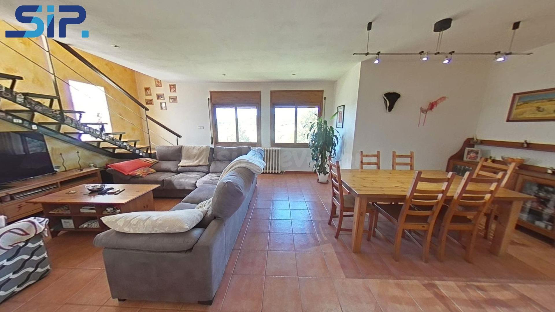 CASA EN VENTA EN FONT RUBI CON ESPECTACULARES VISTAS