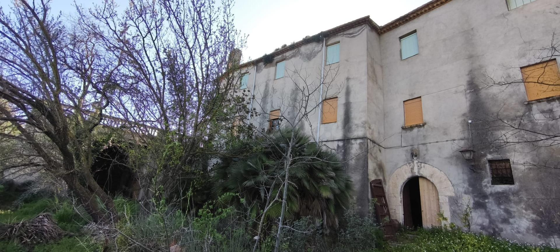 MAJESTUOSA FINCA CENTENARIA A LA VENTA