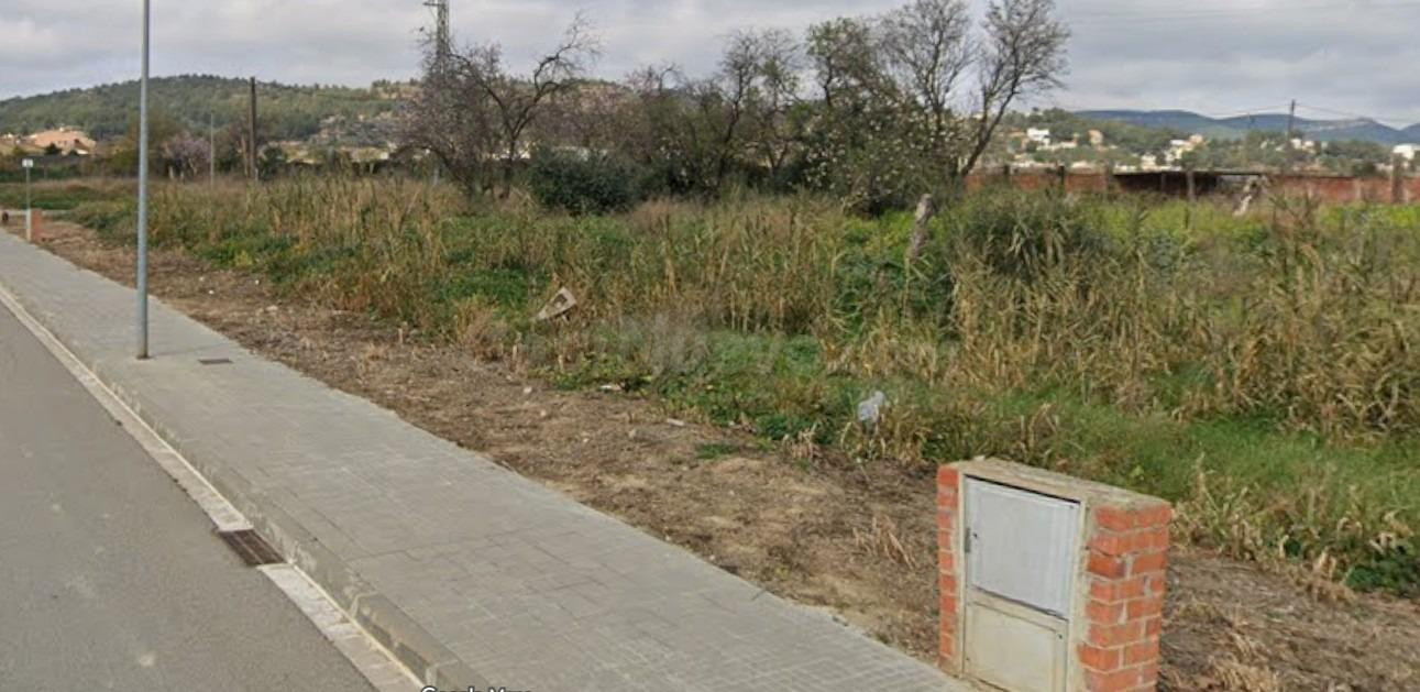 Parcela llana urbana en venta