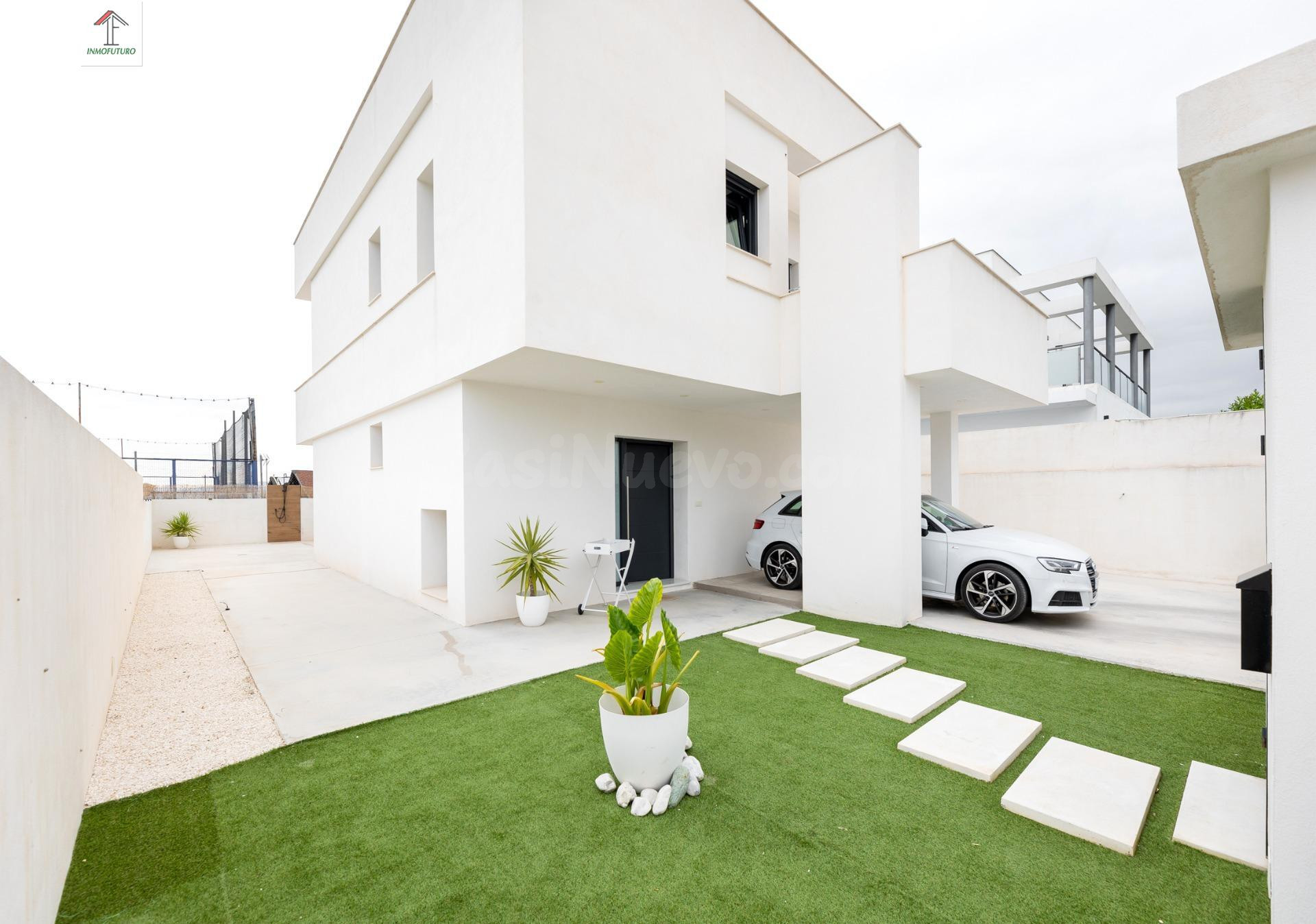 Bonita casa independiente de reestreno en zona residencial de la Zubia