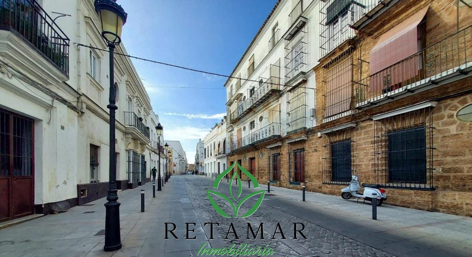 FANTASTICO LOCAL COMERCIAL EN CALLE PALACIOS.