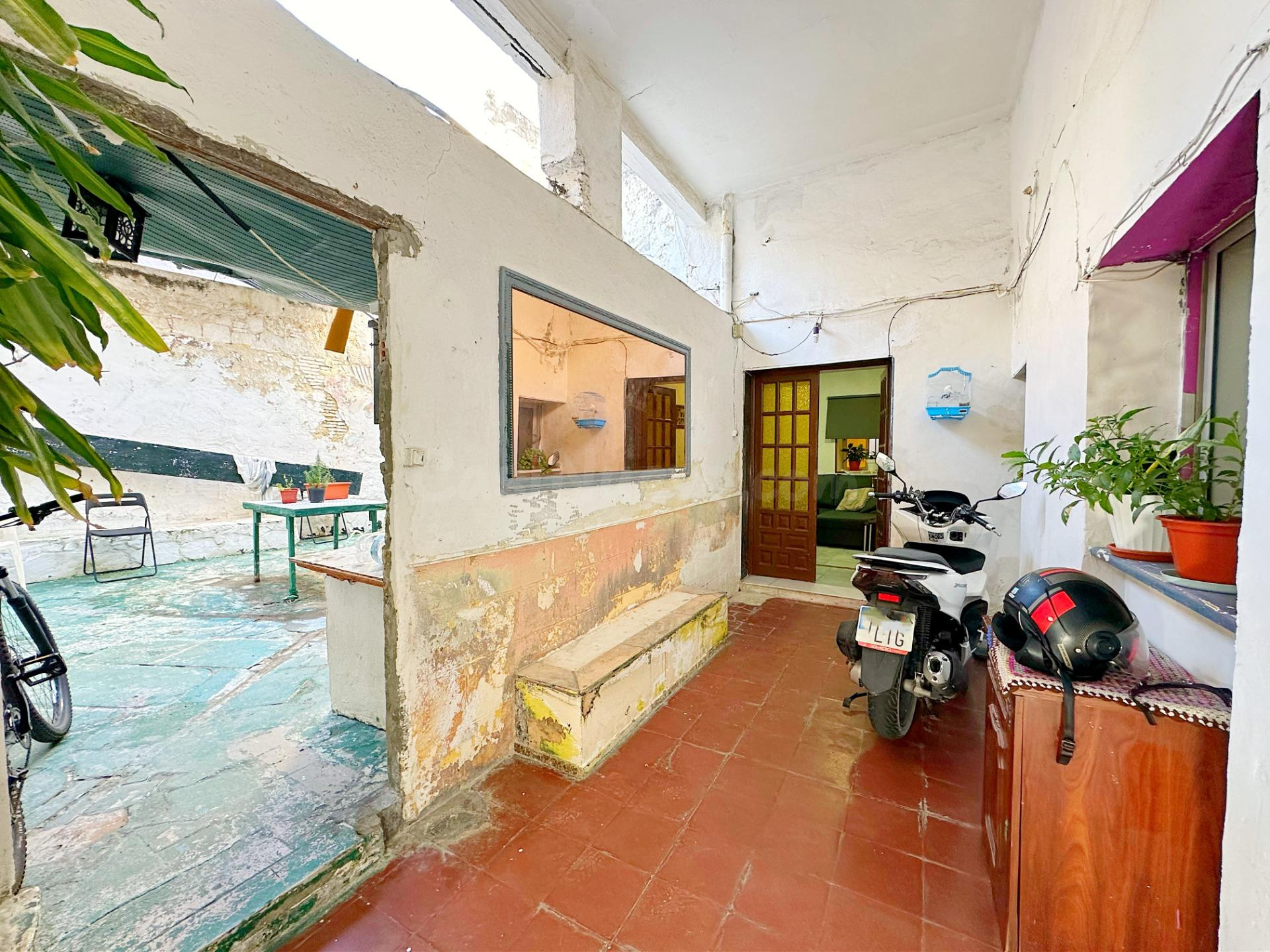 Se vende piso bajo para rehabilitar en el corazón del Puerto de Santa María.