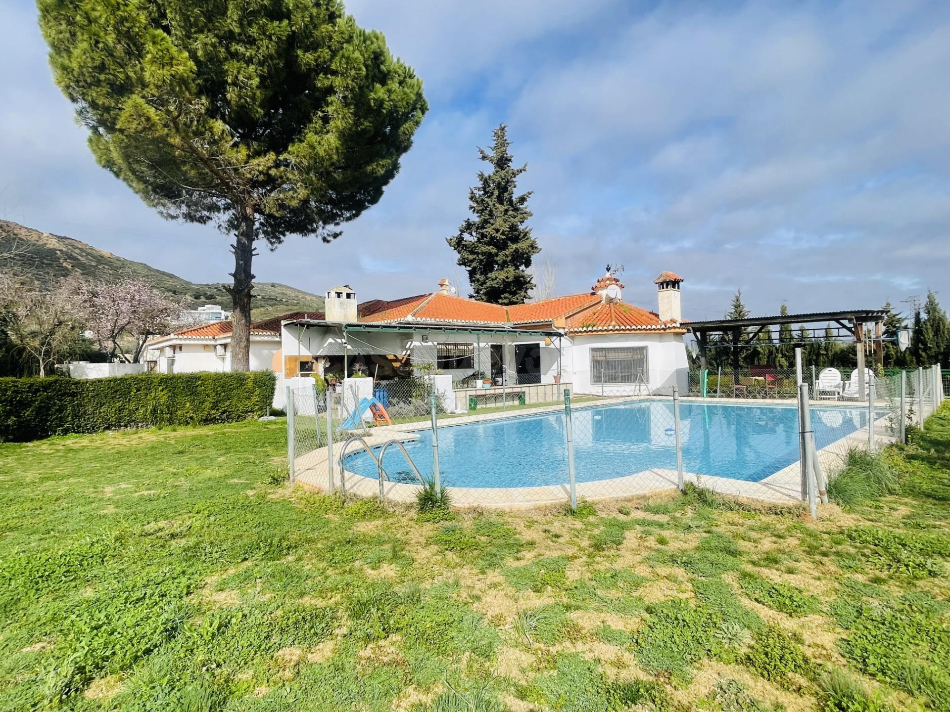 Encantadora Casa de Campo con Piscina en Antequera