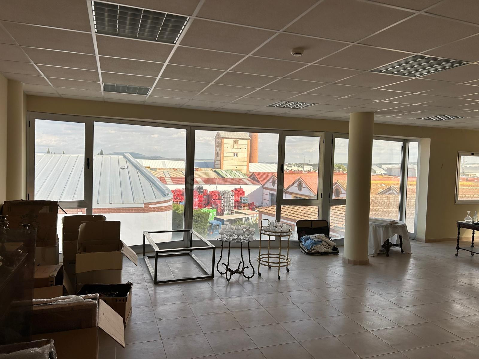 EN EXCLUSIVA LOCAL DIAFANO EN SEGUNDA PLANTA EN EL POLIGONO DE ANTEQUERA¡¡¡¡