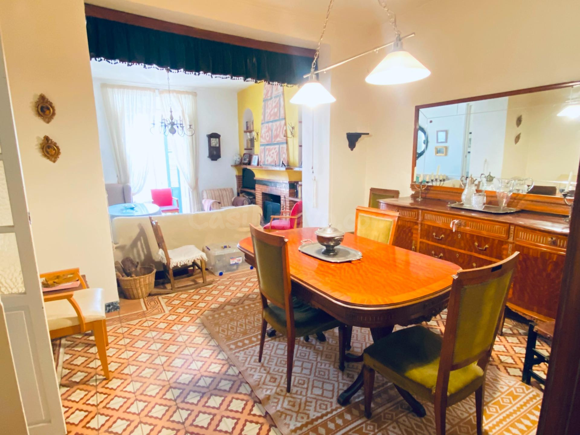 Amplia Casa en Campillos, Ideal para Personalizar a Tu Gusto