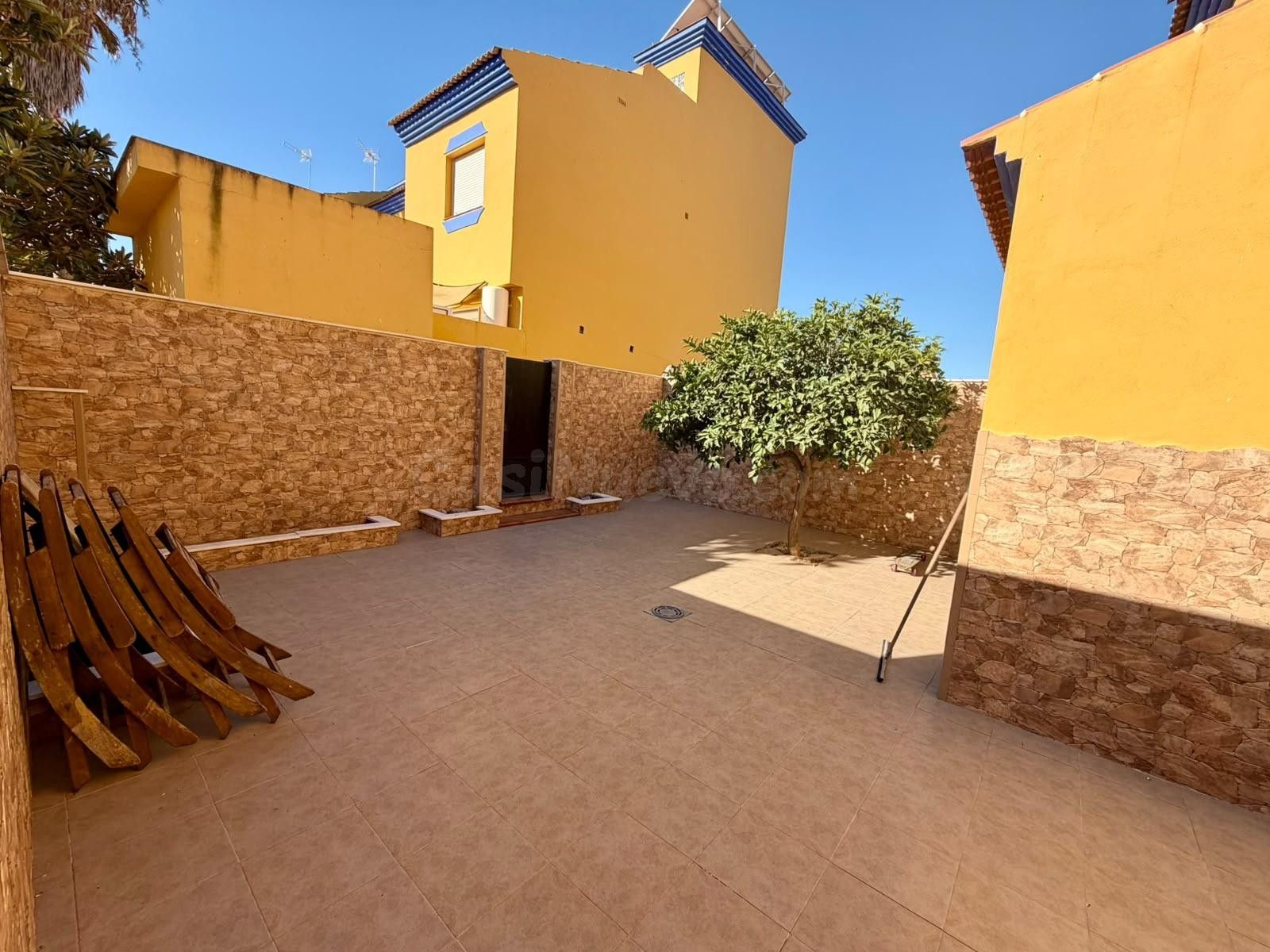 CASA ADOSADA CON PISCINA COMUNITARIA EN SIERRA DE YEGUAS¡¡¡¡ - foto 4