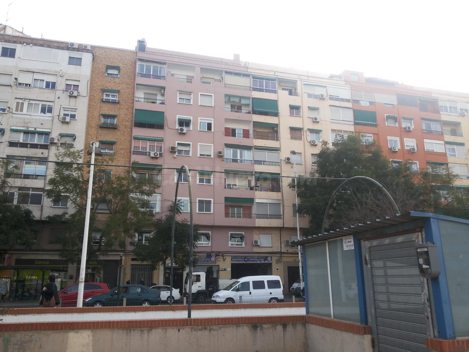 Amplio Piso en Tres Forques, Valencia - Ideal para Familias