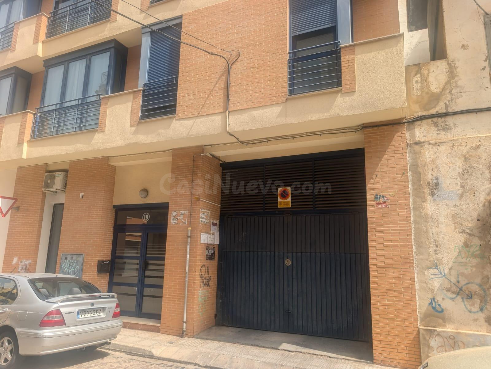 Amplia Plaza de Parking privado en Venta en Alzira