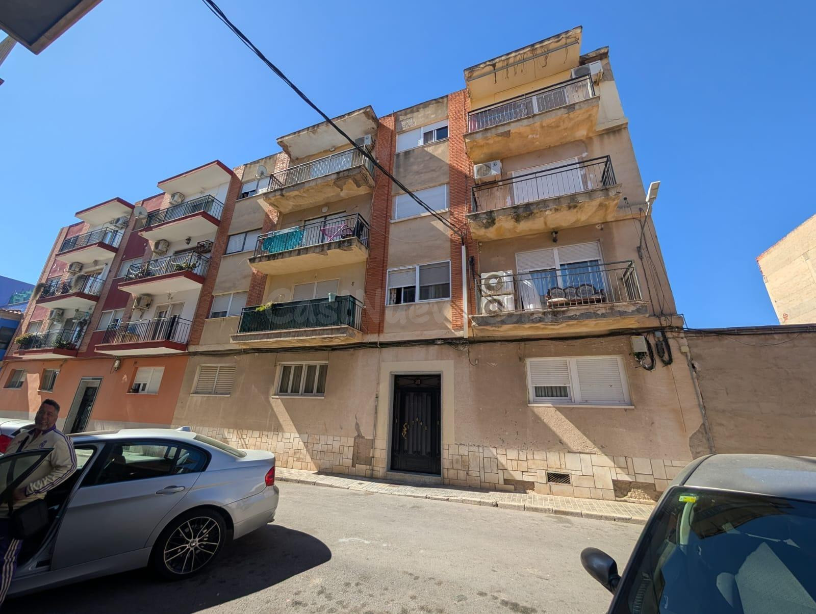 Amplio Piso en Monforte del Cid a Reformar