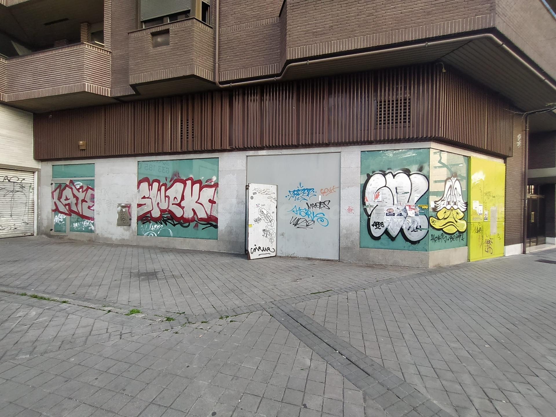 Local comercial 375m² en alquiler - Vallehermoso