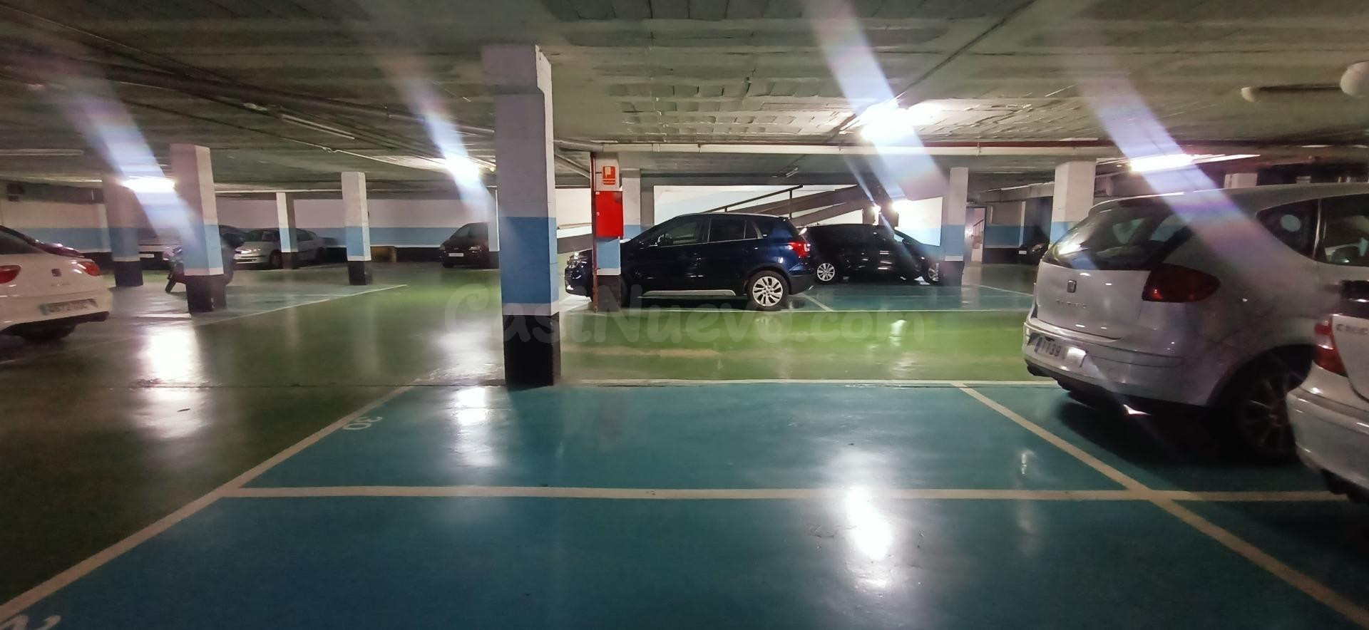 PLAZA DE APARCAMIENTO PARA COCHE GRANDE DE 4,60 X 2,30M.