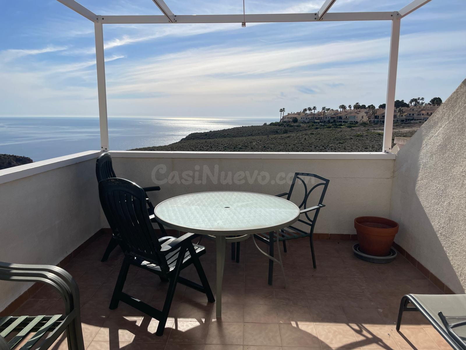 Estupendo dúplex con vistas al mar en Gran Alacant.