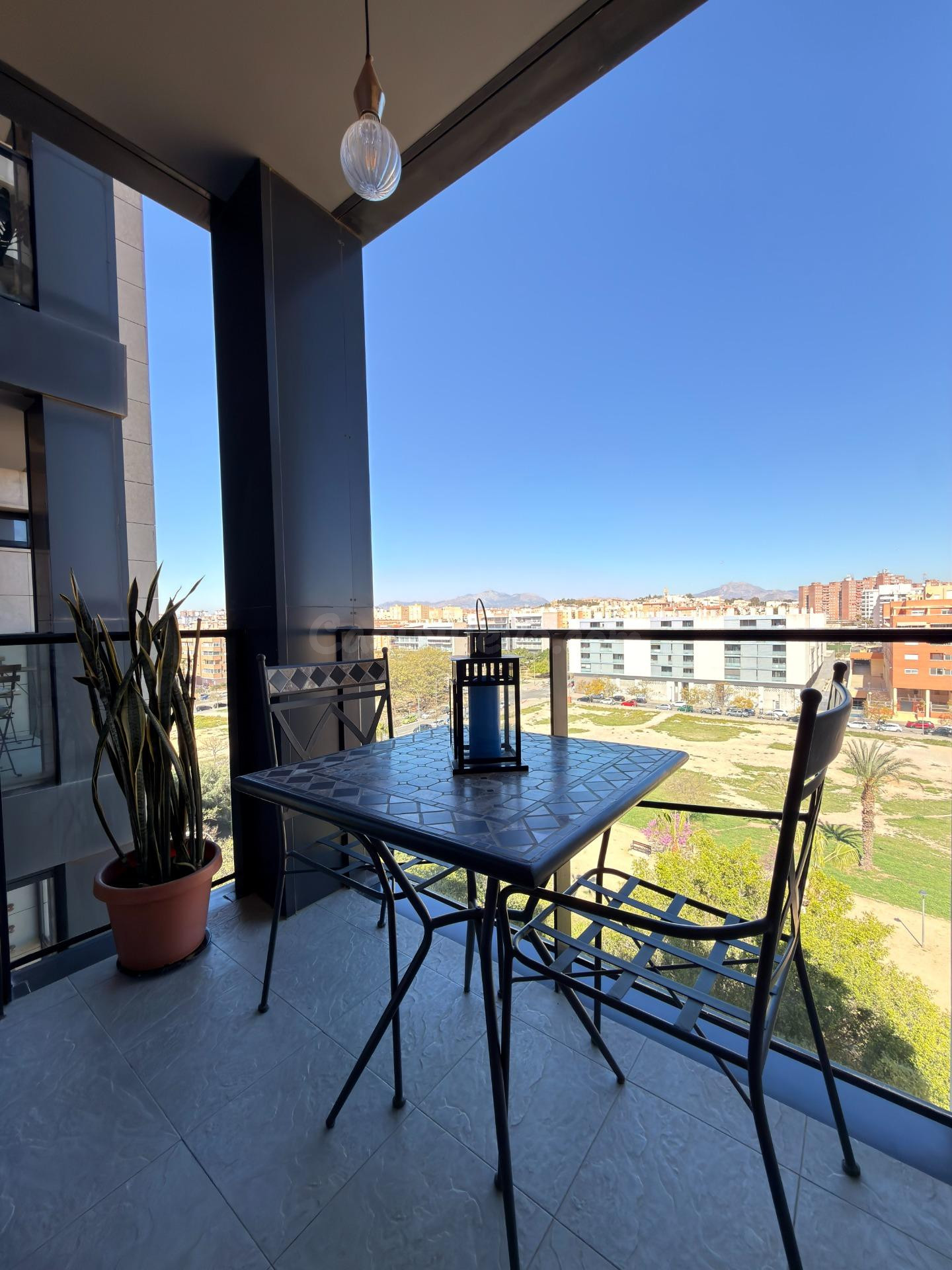 Vivienda en urbanización zona Garbinet.