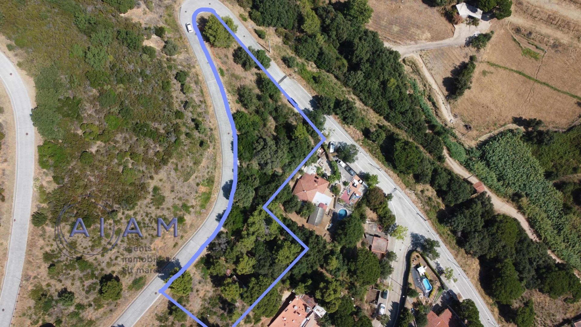 En venta 3 parcelas al principio de la Urbanización Montessol