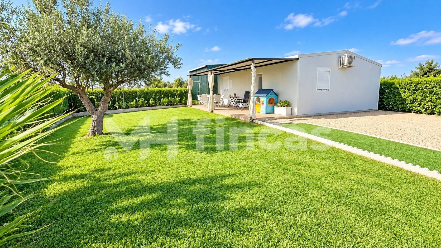 TU OASIS EN SAN JUAN DEL HORNILLO: 500 m2 DE JARDÍN, TRANQUILIDAD Y UNA CASA LISTA PARA DISFRUTAR