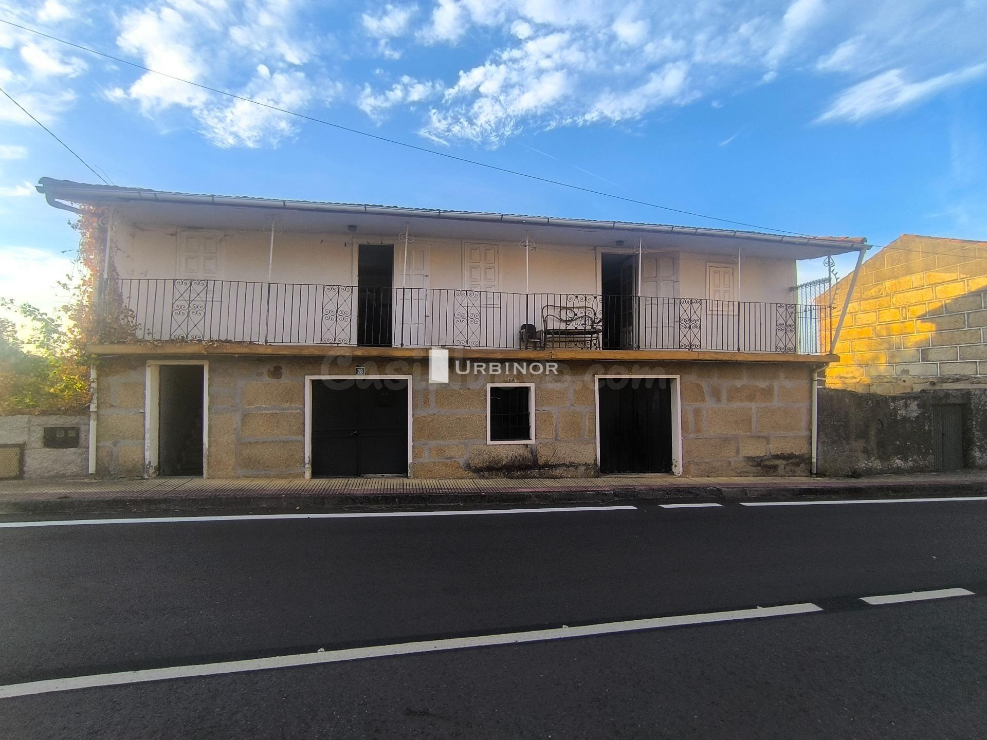 Oportunidad de Inversión en San Cibrao das Viñas (Ourense)