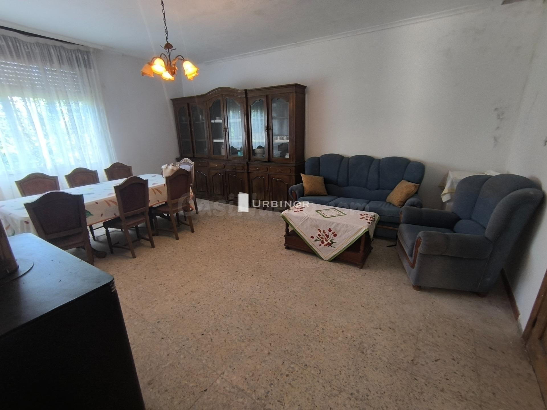 CASA con finca, a precio económico. TRASMIRAS.