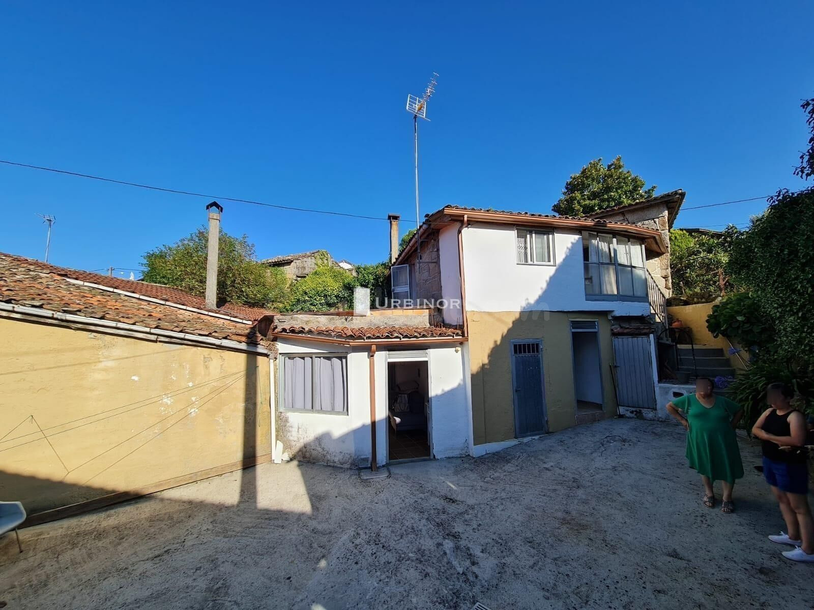 CASA para reformar con patio a 15 minutos de Ourense – Pereiro de Aguiar