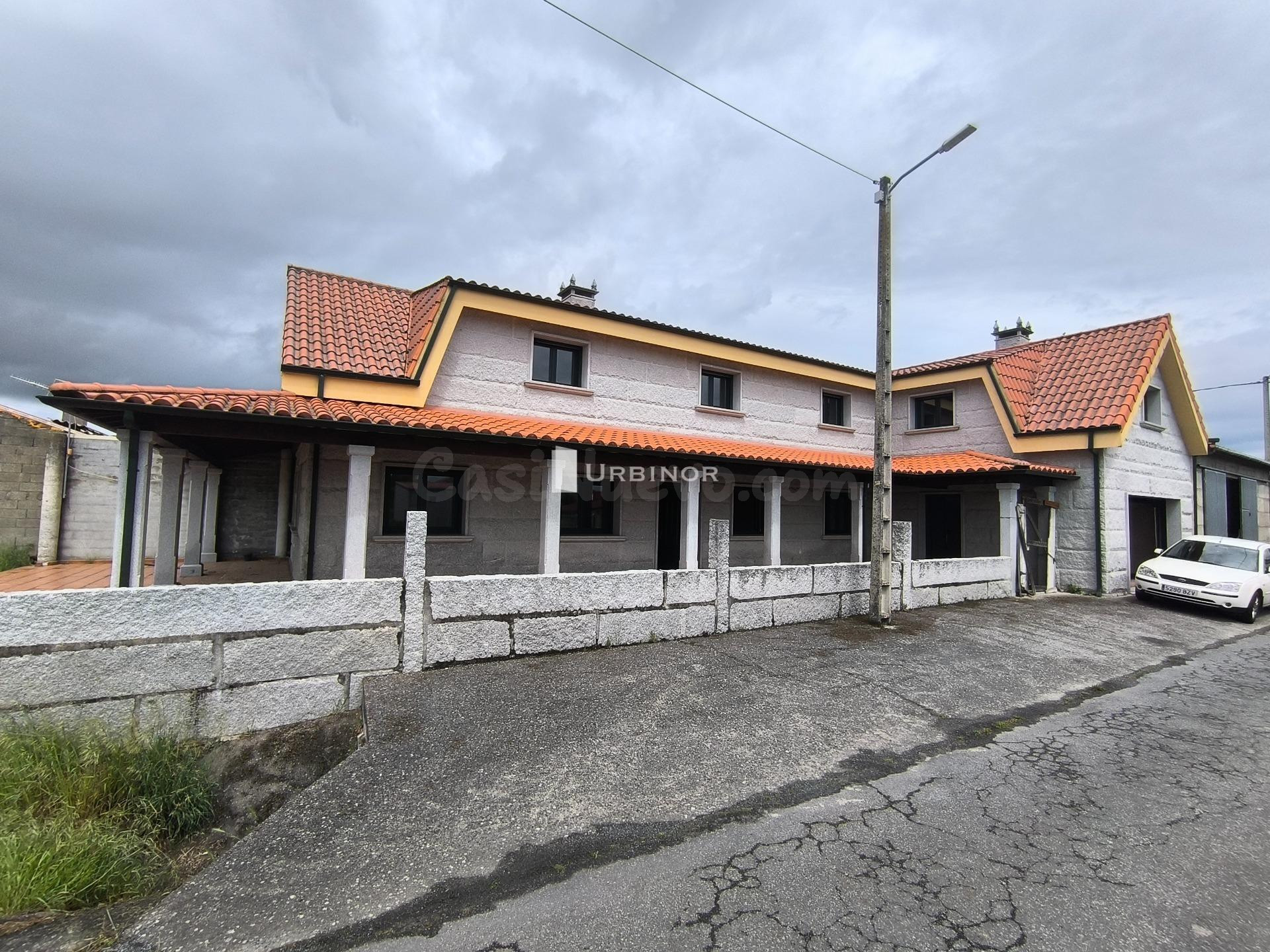 CHALET A ESTRENAR, mismo XINZO DE LIMIA – CALIDAD Y DETALLE en cada rincon.