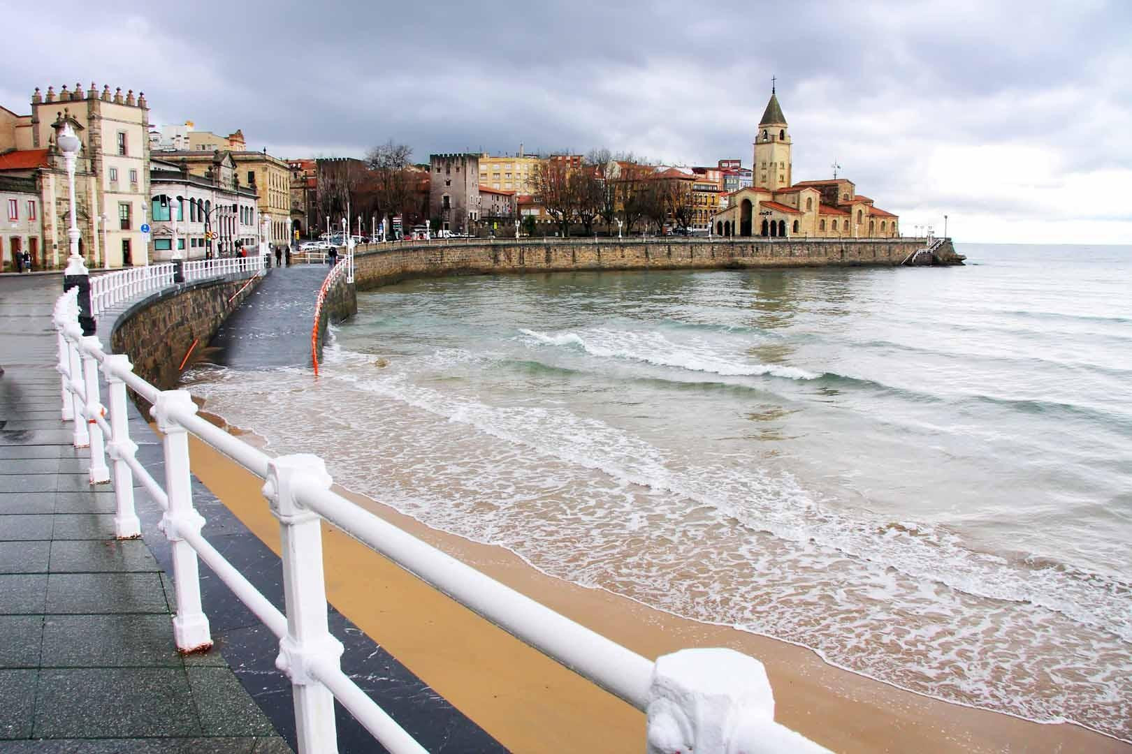 Piso grande y luminoso en Gijón a unos pasos de la playa de San Lorenzo !!!!!!