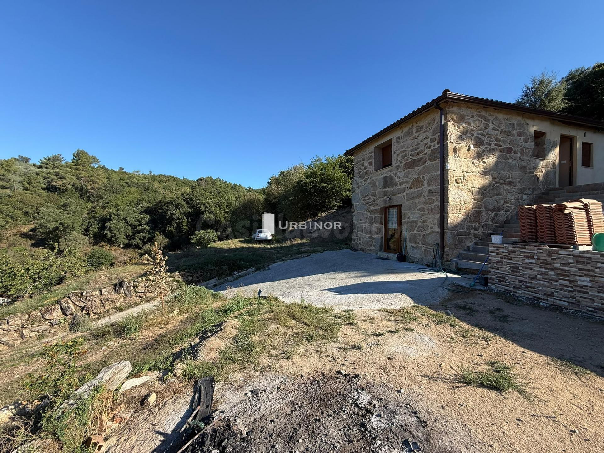 Casa SINGULAR en un lugar único. A 1 km. Concello de PEREIRO DE AGUIAR.
