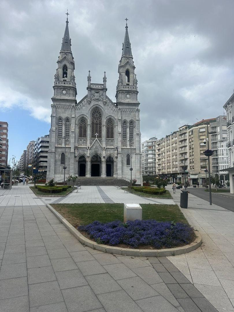 Amplio Ático en el Corazón de Avilés para Reformar !!!!     Cómpralo  por 490€ / mes