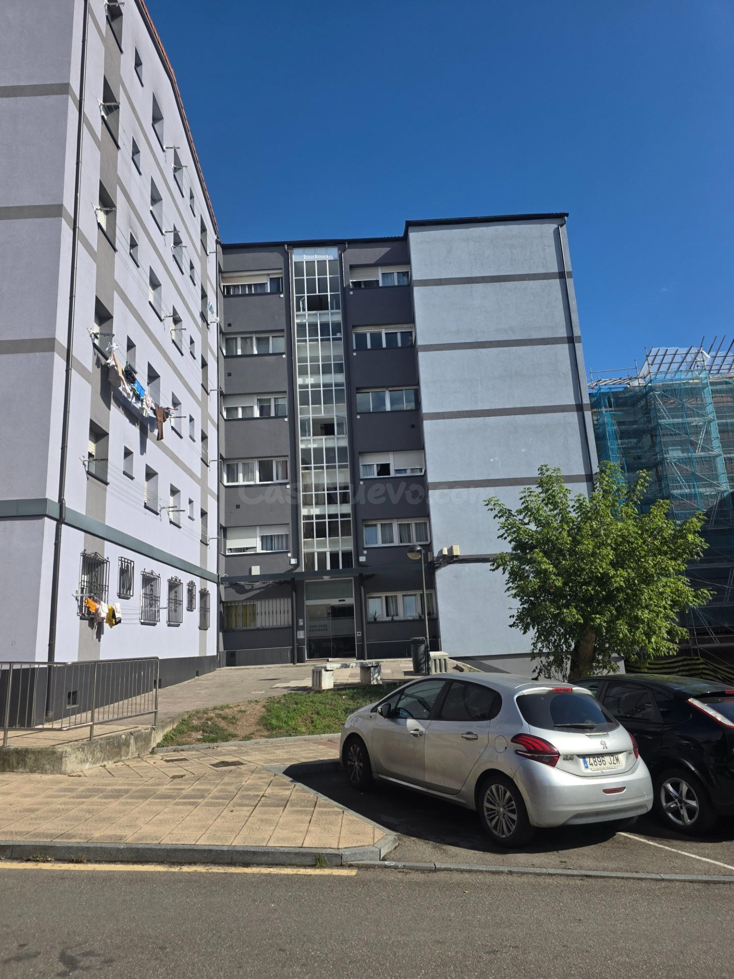 Piso en la calle de San José Artesano de Avilés: ¡Tu nuevo hogar por solo 88.000€ !    Cómpralo por 315€ / mes