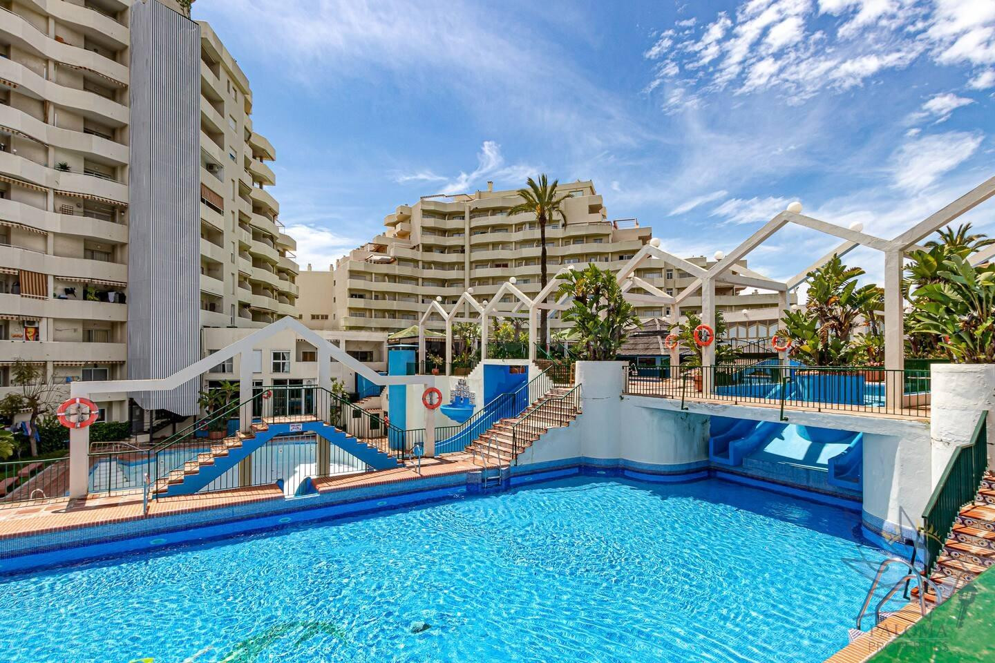 1 DORMITORIO EN BENAL BEACH !!