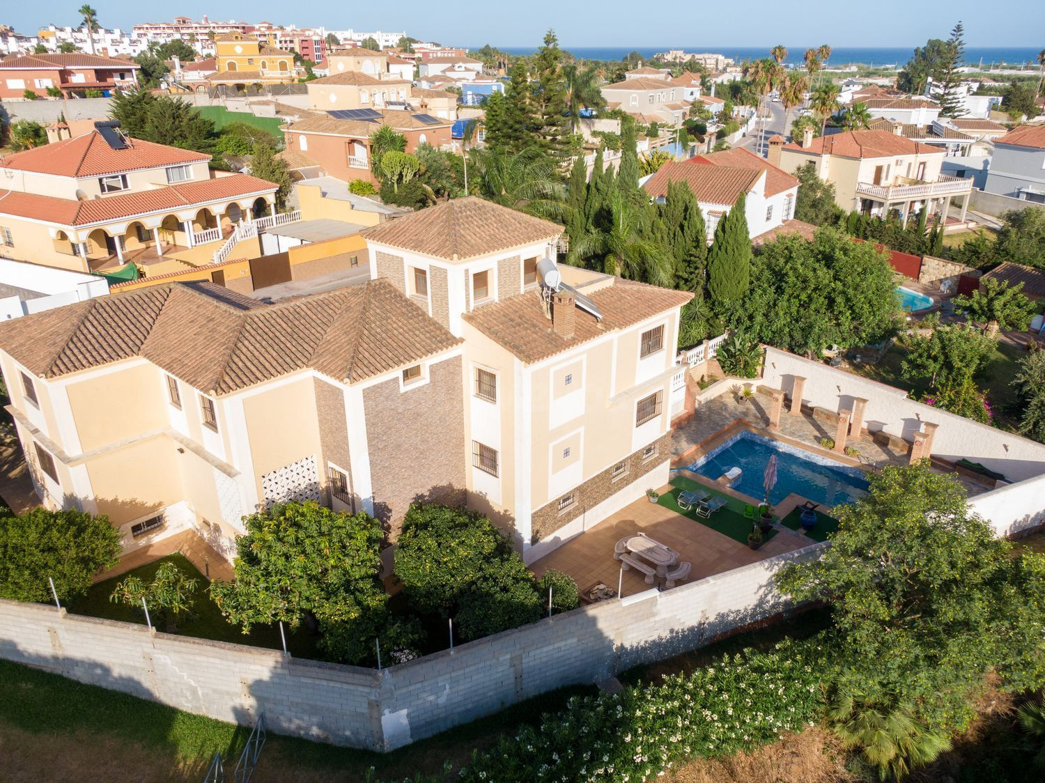 INCREIBLE VILLA CON PRIMERAS CALIDADES - SANTA MARGARITA LA 