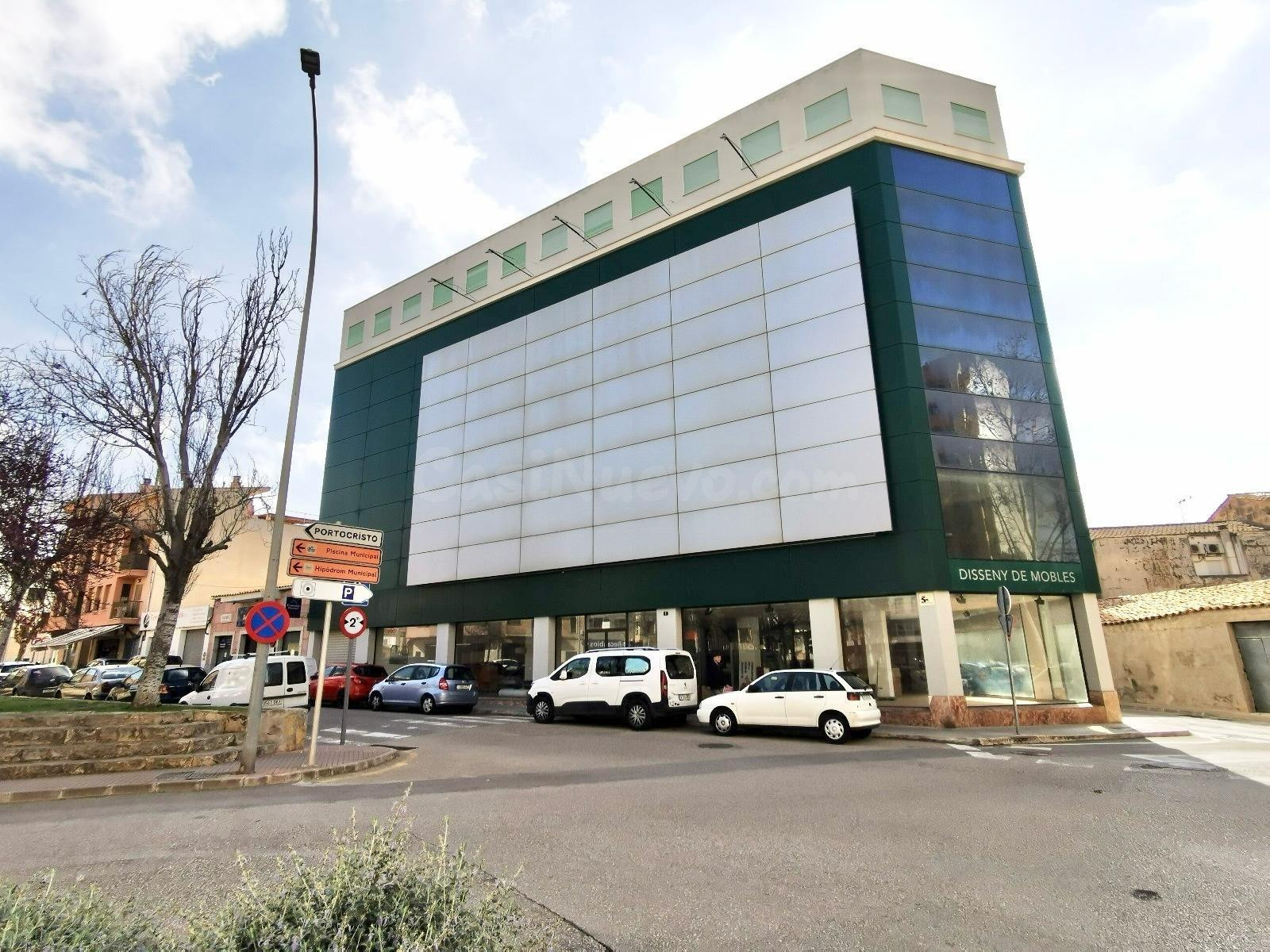 EDIFICIO EN MANACOR