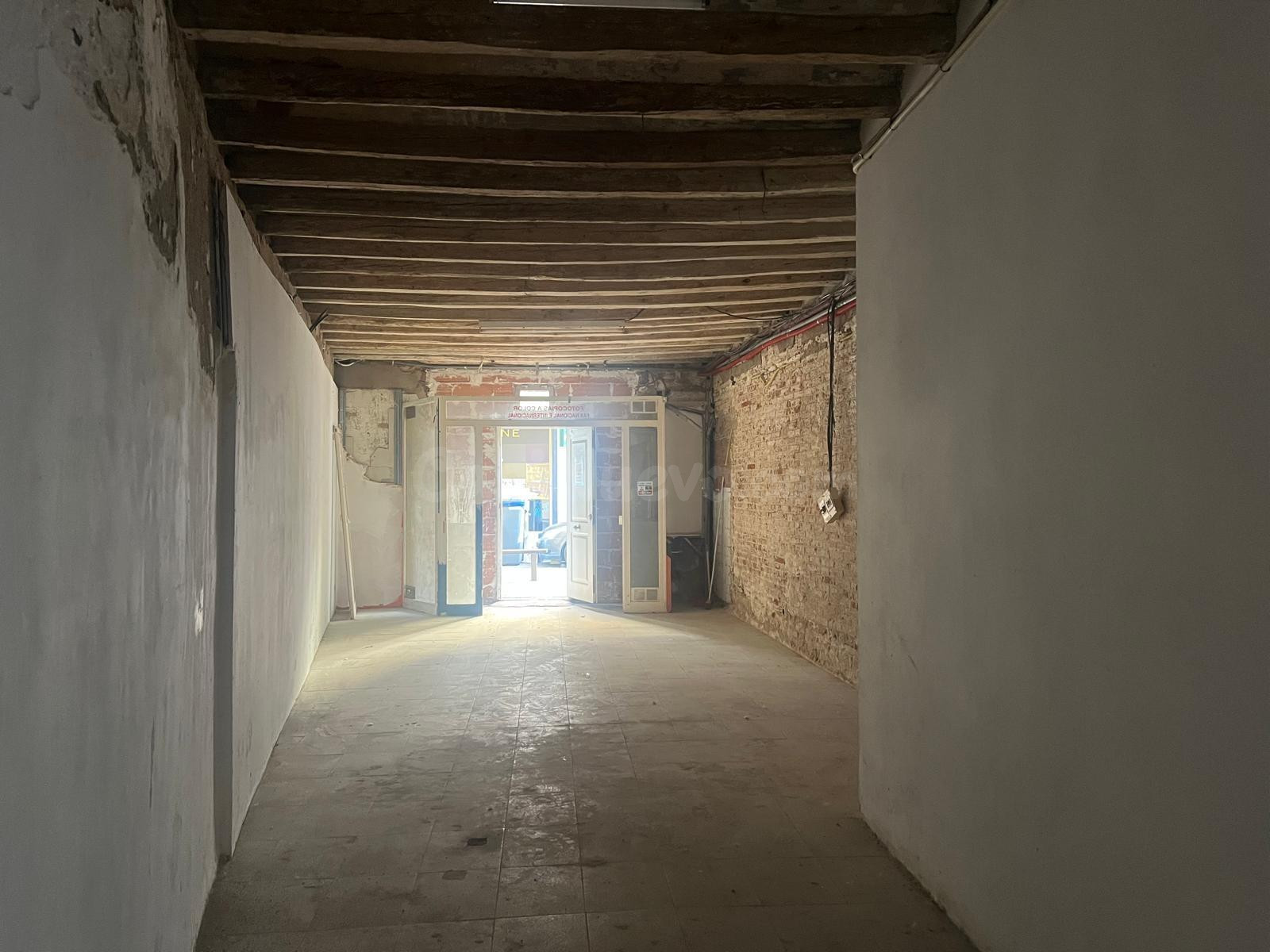 LOCAL EN ALQUILER RAVAL ST. PERE