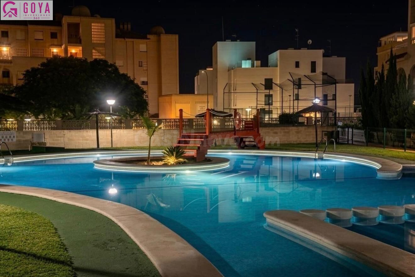 BUNGALOW ESQUINA EN PLANTA BAJA CON JARDIN