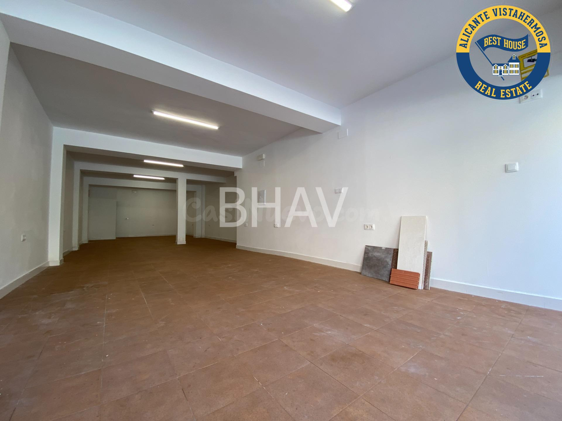 Local comercial con ingresos
