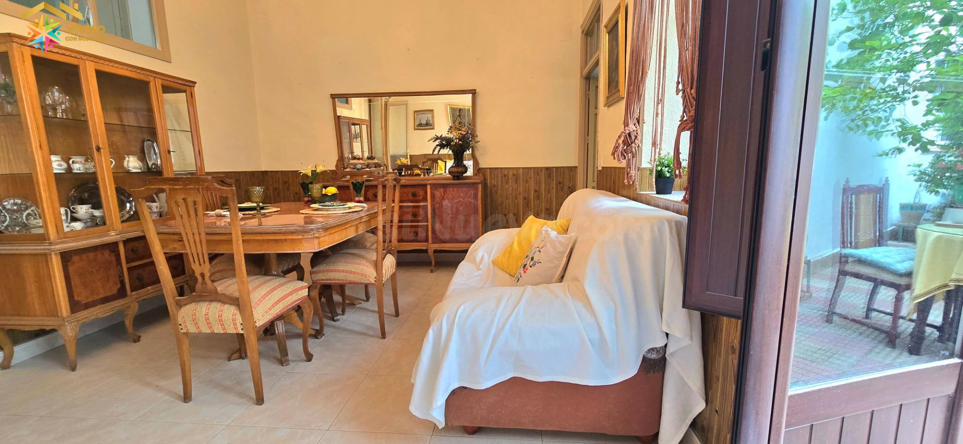 Casa en venta en el centro de Ronda con patio y terraza - foto 3