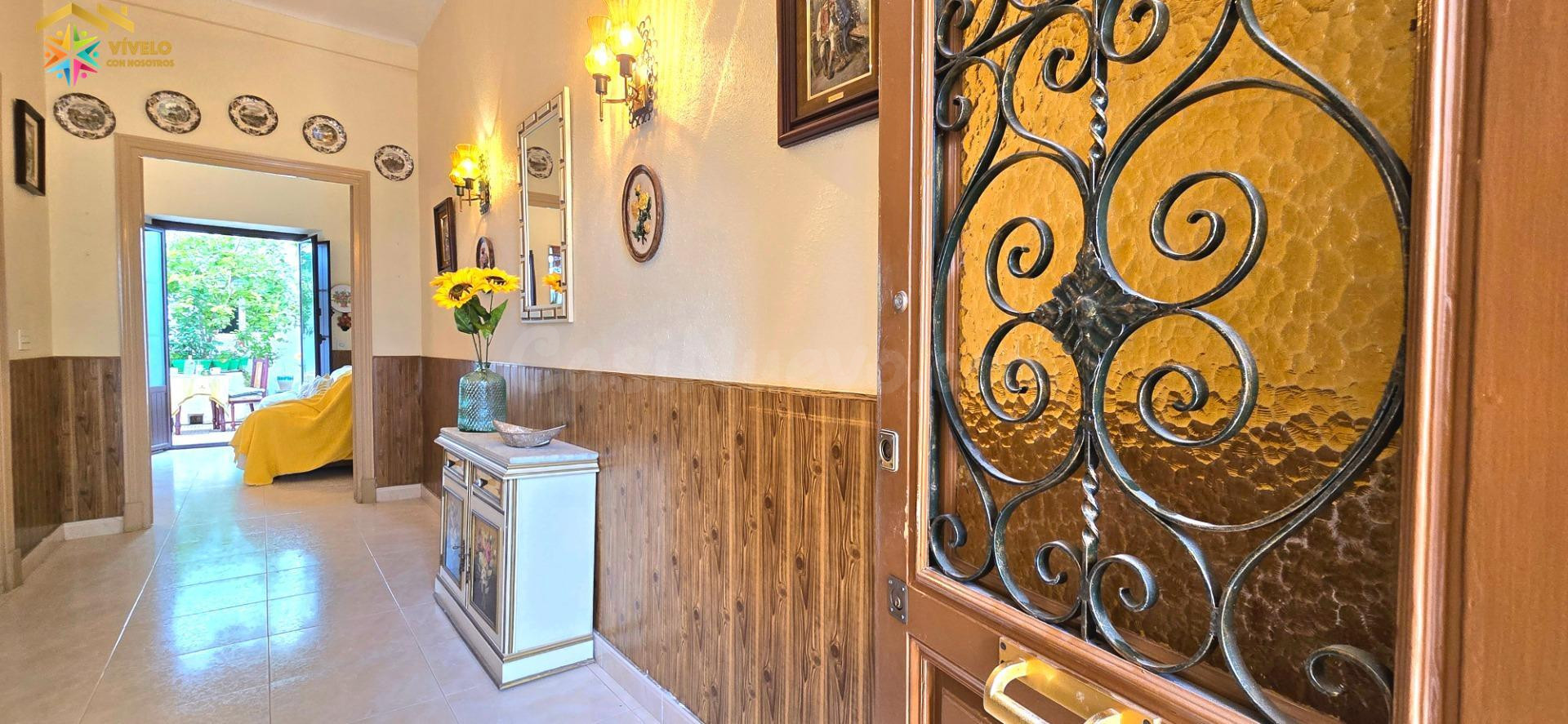 Casa en venta en el centro de Ronda con patio y terraza - foto 4