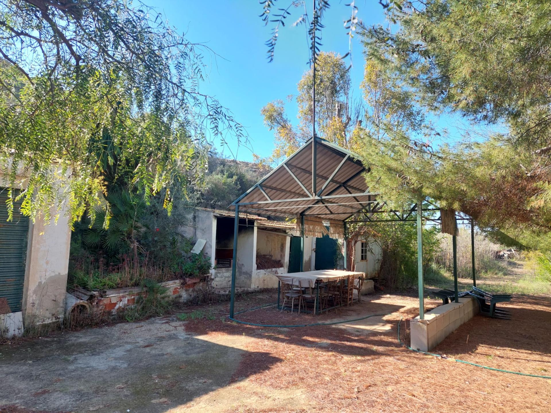 Se vende parcela con casa cueva