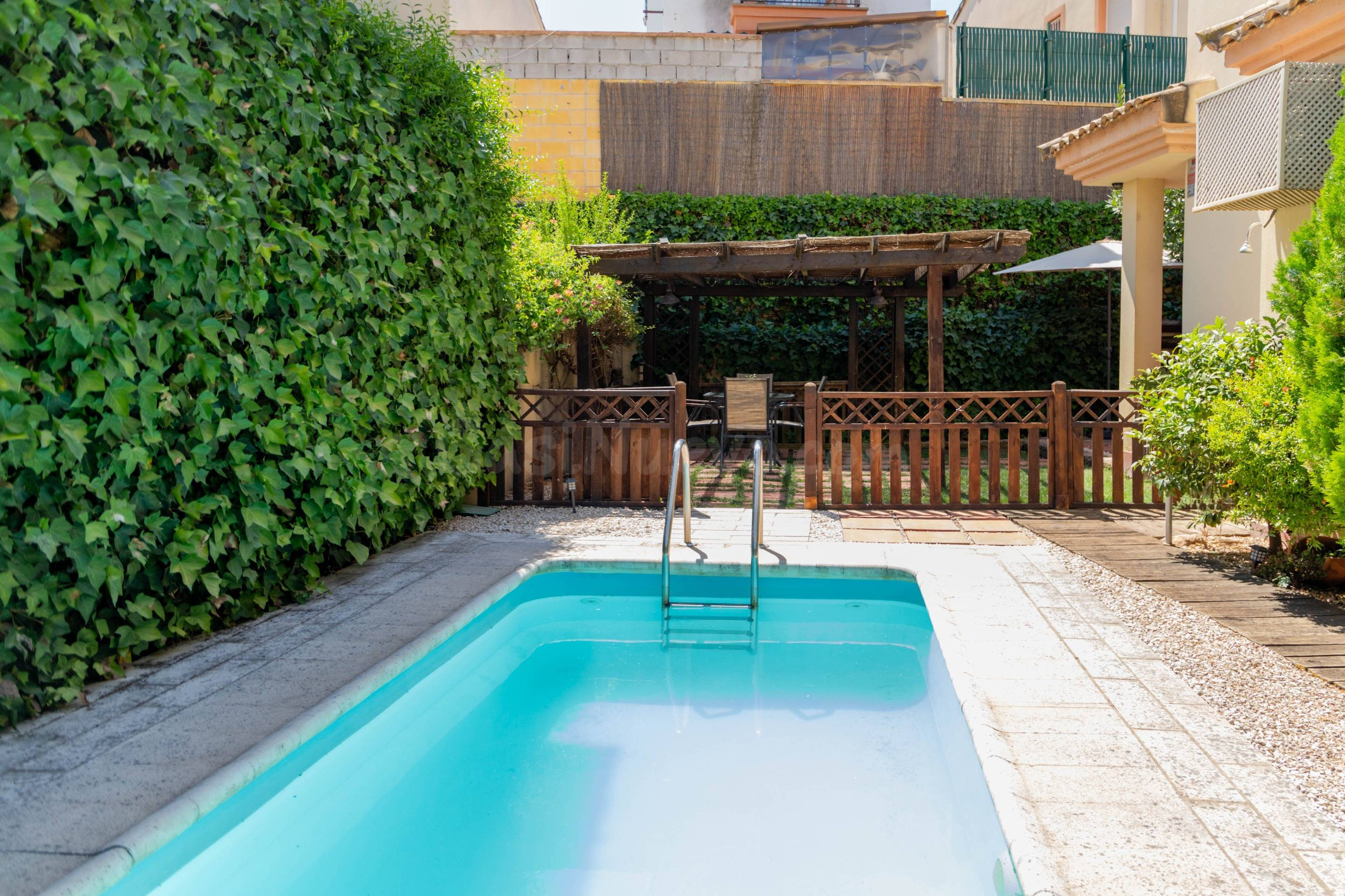 Chalet independiente con piscina - foto 5