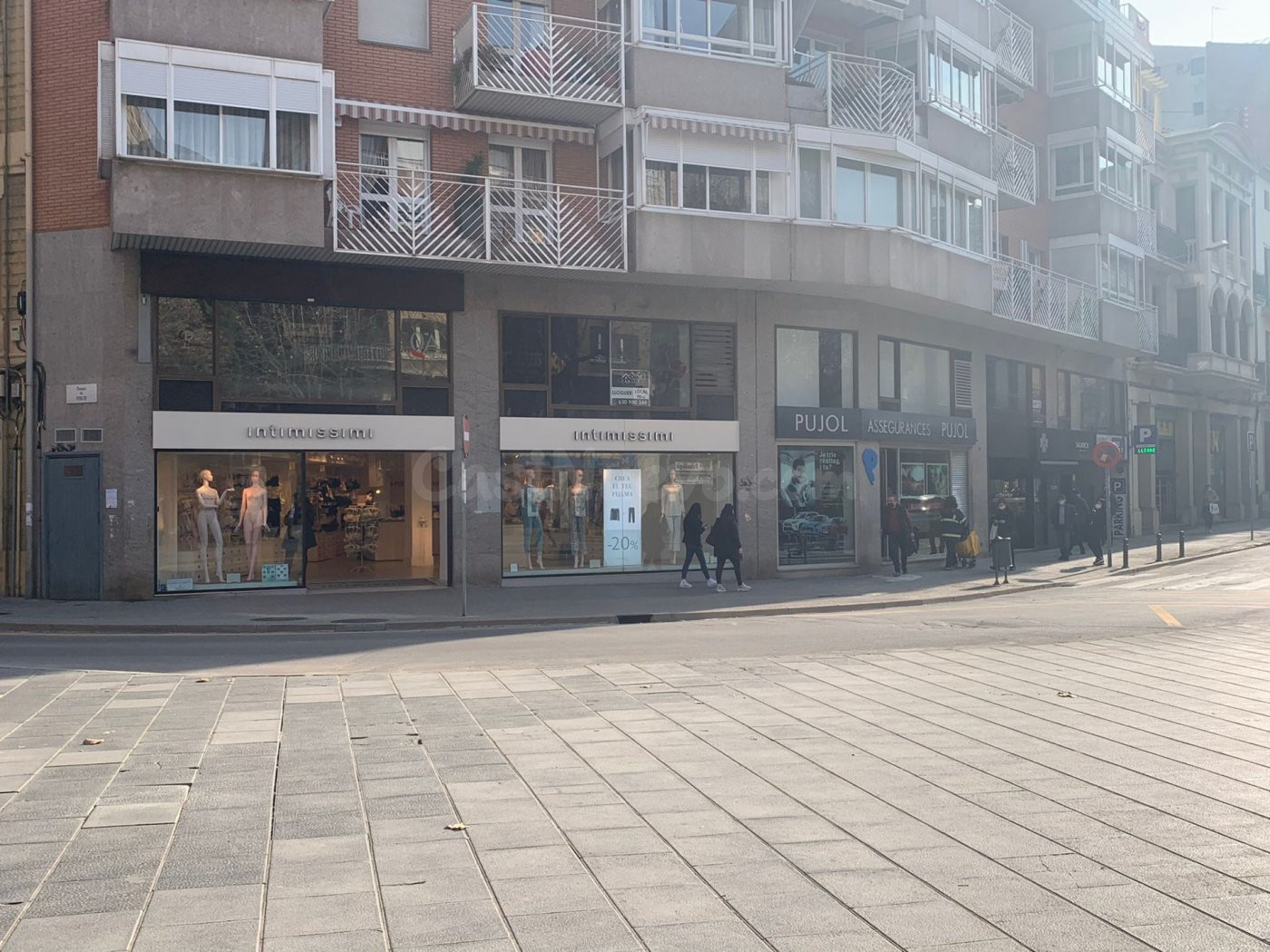 Local comercial 150m² en alquiler - Passeig de Pere III