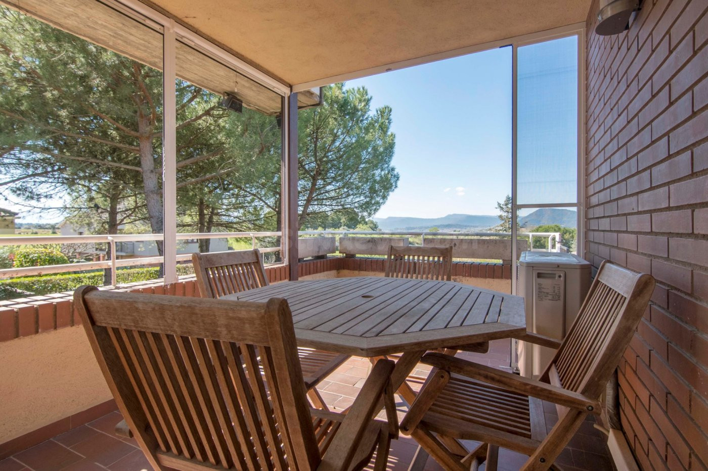CASA EN VENTA EN URB. PINEDA DE BAGES - foto 2